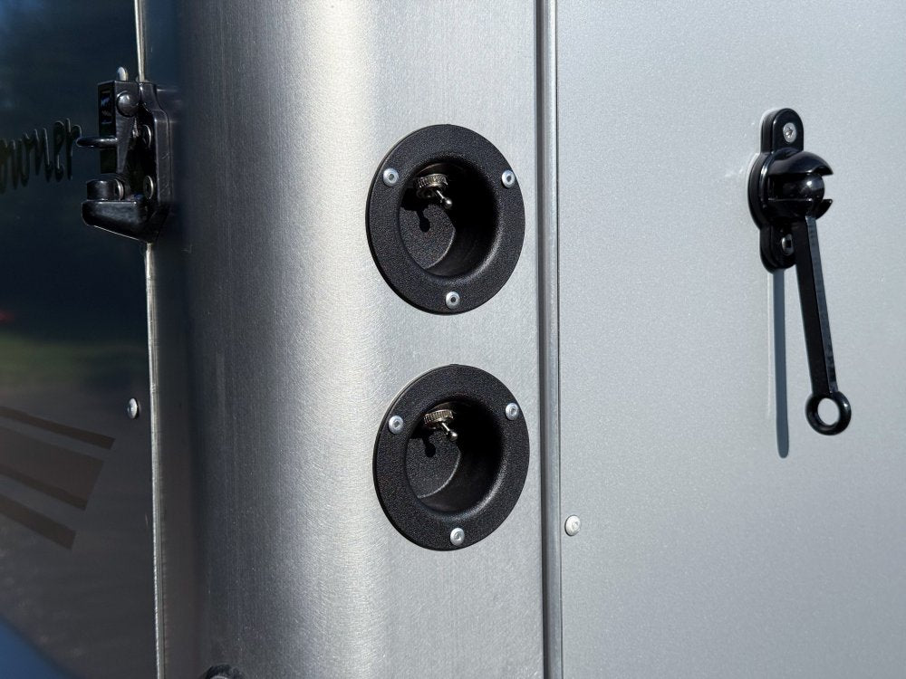Sundowner 3 Horse Super Sport - Silver - Feed Door and Window KC1518