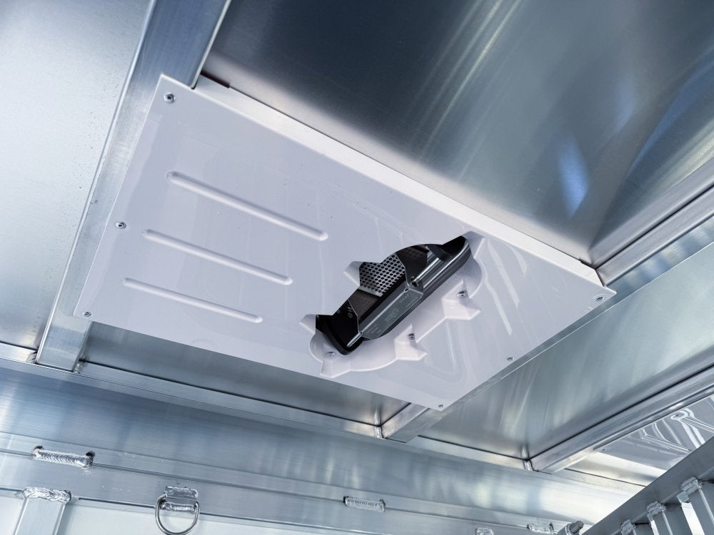 19' Sundowner Super Tack 3 Horse w/ Large Tack Room and Water Tank - White (2) 5,200lb Axles - 3 Horse/Horse Trailers - Stryker Dealership Group