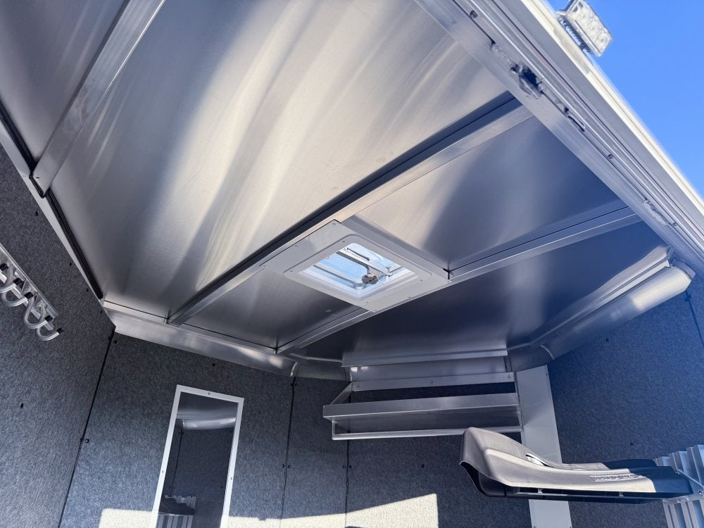 19' Sundowner Super Tack 3 Horse w/ Large Tack Room and Water Tank - White (2) 5,200lb Axles - 3 Horse/Horse Trailers - Stryker Dealership Group