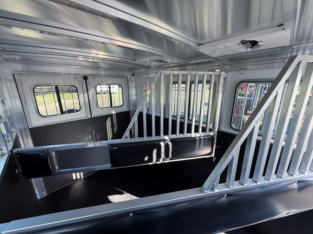 2026 Sundowner 3 Horse Super Sport - Silver - Feed Door and Window - 3 Horse/Horse Trailers - Stryker Dealership Group