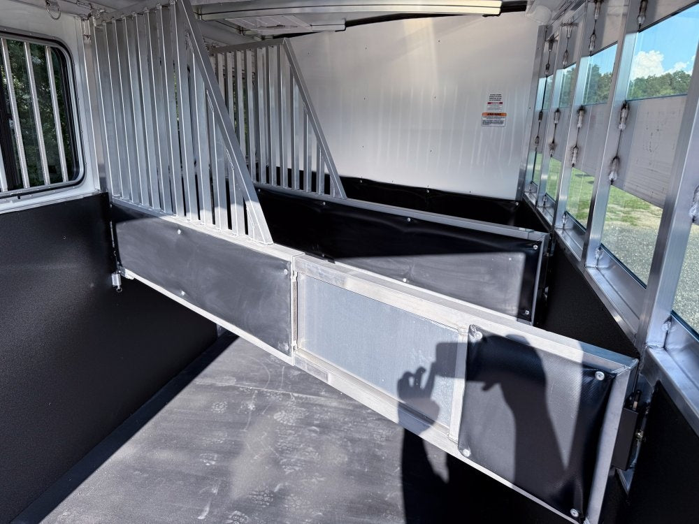 2026 Sundowner 3 Horse Super Sport - Silver - Feed Door and Window - 3 Horse/Horse Trailers - Stryker Dealership Group