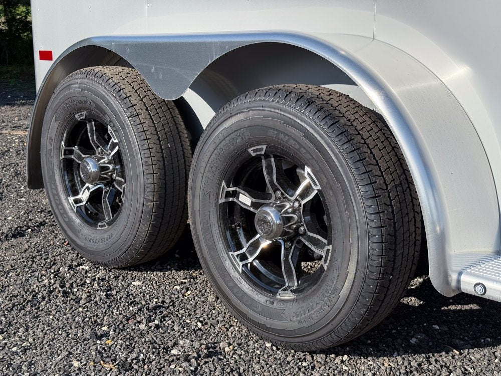 2026 Sundowner 3 Horse Super Sport - Silver - Feed Door and Window - 3 Horse/Horse Trailers - Stryker Dealership Group