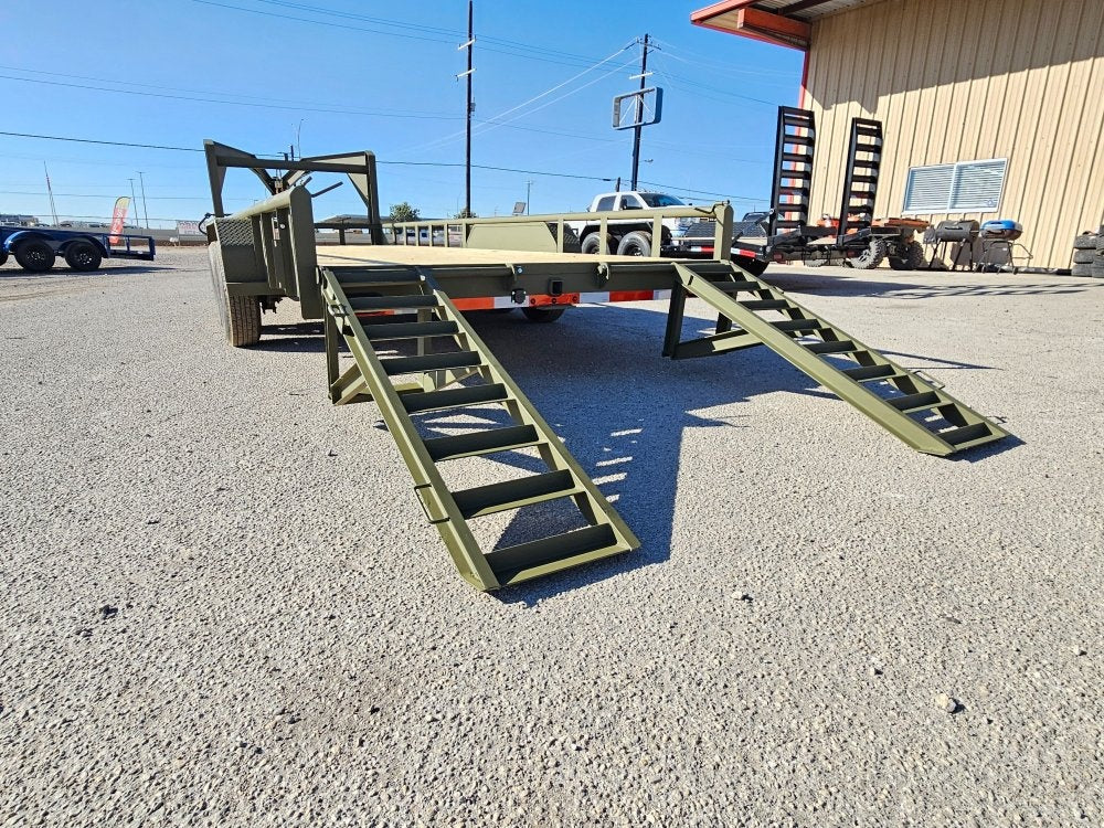 20' Gooseneck Pipe Top Rail Utility Trailer - Diamond Plate Fenders - Pipe Top Rail - Stryker Dealership Group