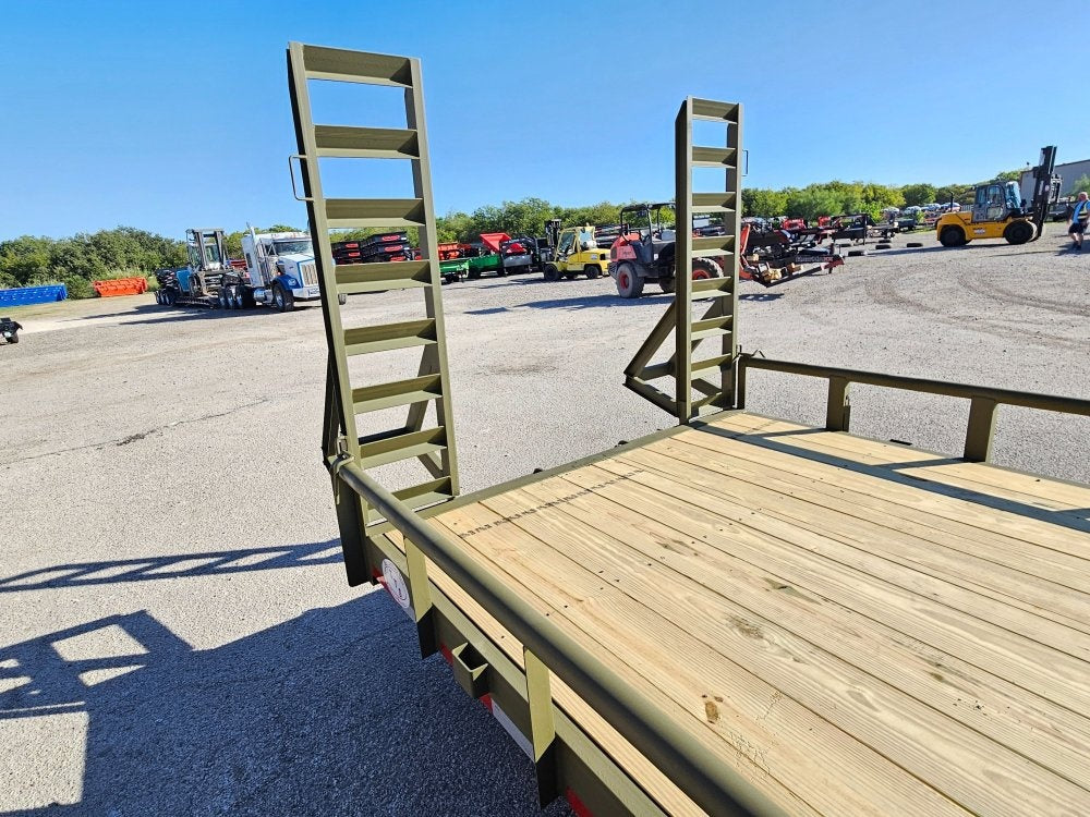 20' Gooseneck Pipe Top Rail Utility Trailer - Diamond Plate Fenders - Pipe Top Rail - Stryker Dealership Group