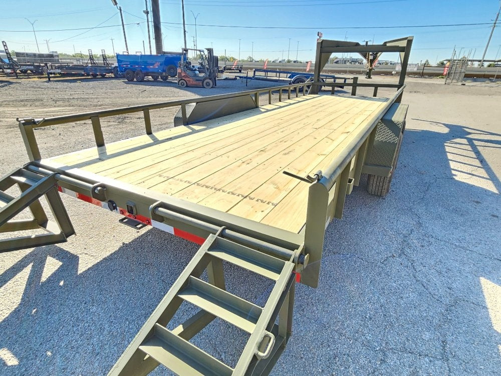 20' Gooseneck Pipe Top Rail Utility Trailer - Diamond Plate Fenders - Pipe Top Rail - Stryker Dealership Group