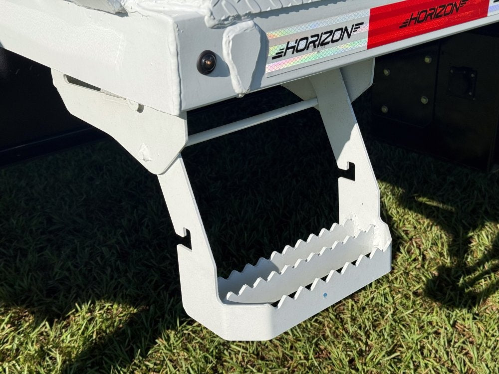 20' HZH GN Dump Trailer w/ 4' Walls (2) 10k Axles, 3-Way Door, Hydraulic Jacks - Gooseneck Dump/Dump Trailers - Stryker Dealership Group