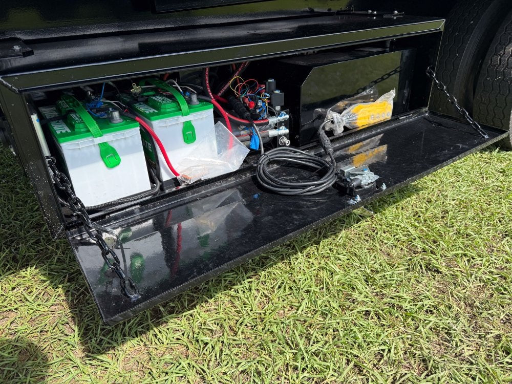 20' HZH GN Dump Trailer w/ 4' Walls (2) 12k Axles, 3-Way Door, Hydraulic Jacks - DT4 Heavy Duty/Dump Trailers - Stryker Dealership Group