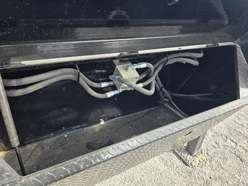 20' HZH GN Dump Trailer w/ 4' Walls (2) 12k Axles, 3-Way Door, Tarp, Hydraulic Jacks - DT4 Heavy Duty - Stryker Dealership Group