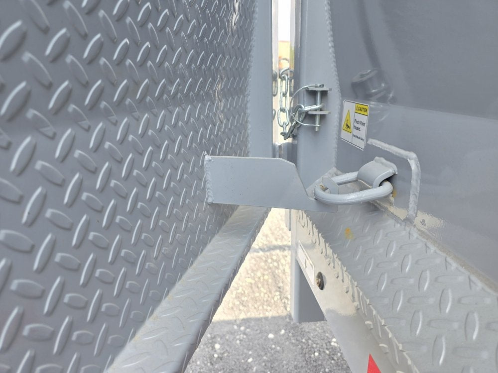 20' HZH GN Dump Trailer w/ 4' Walls (2) 12k Axles, 3-Way Door, Tarp, Hydraulic Jacks - DT4 Heavy Duty - Stryker Dealership Group