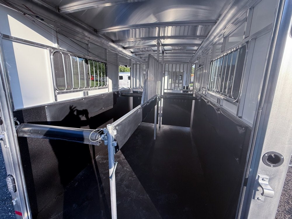 22' Sundowner Charter SE 2+1 Gooseneck Straight Load - White w/Stainless Nose (2) 5,200lb Axles - Si - 2 Horse/Horse Trailers - Stryker Dealership Group