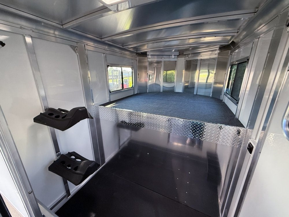 22' Sundowner Charter SE 2+1 Gooseneck Straight Load - White w/Stainless Nose (2) 5,200lb Axles - Si - 2 Horse/Horse Trailers - Stryker Dealership Group