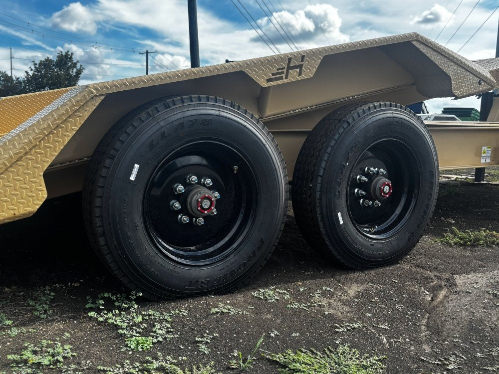 24' Tilt Equipment Trailer Gooseneck 102" Wide (2) 10K Axles - Equipment Tilt/Drive Over Fenders - Stryker Dealership Group