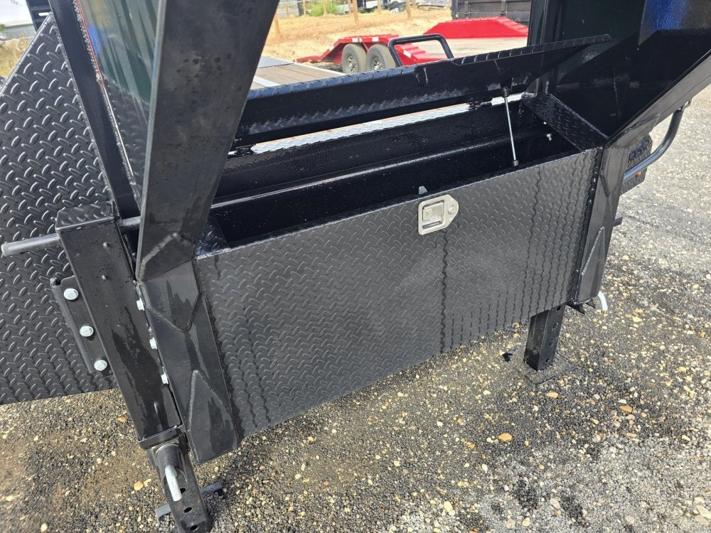 25' Stryker Gooseneck (2) 10K Axles Mega Ramps Dual Wheels - Dual Wheel Deckover/DO 10K MR DW - Stryker Dealership Group