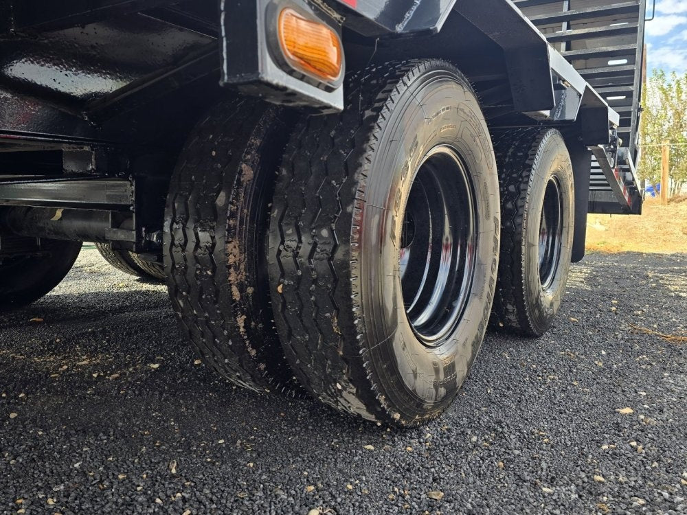 25' Stryker Gooseneck (2) 10K Axles Mega Ramps Dual Wheels - Dual Wheel Deckover/DO 10K MR DW - Stryker Dealership Group