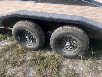 26' Iron Bull ETG Gooseneck Equipment Trailer Mega Ramps Drive Over Fenders - (2) 7,000 lb Axles 914310 - Stryker Dealership Group