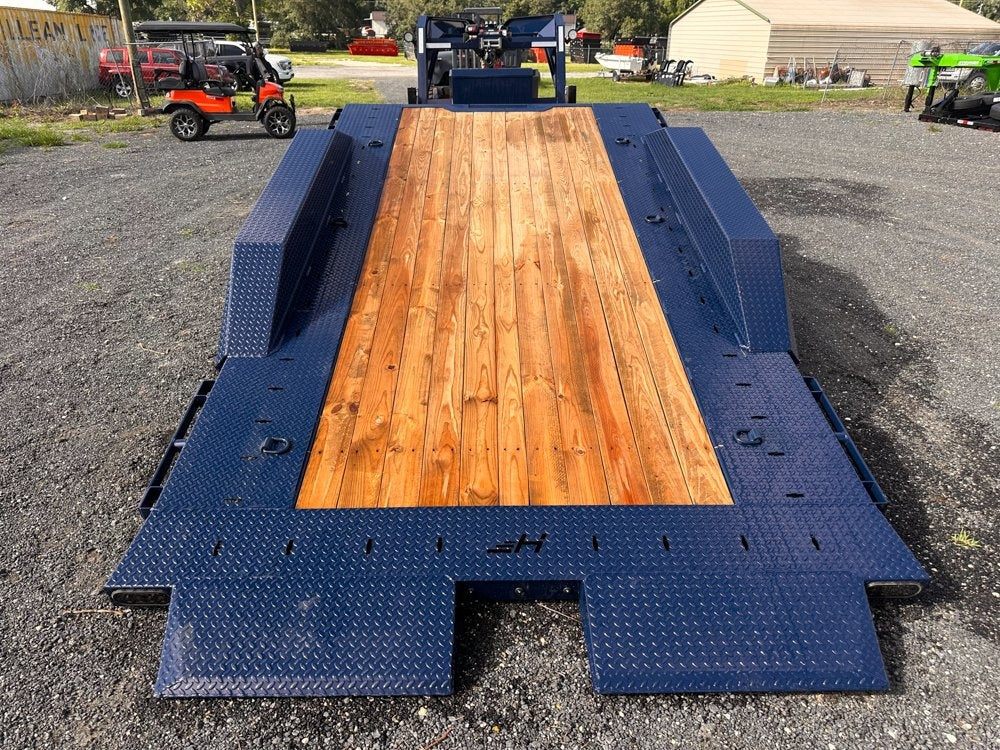 26' Navy Blue HET Tilt Equipment Trailer Gooseneck 102" Wide (2) 10K Axles - Hydraulic Jacks - Equipment Tilt - Stryker Dealership Group