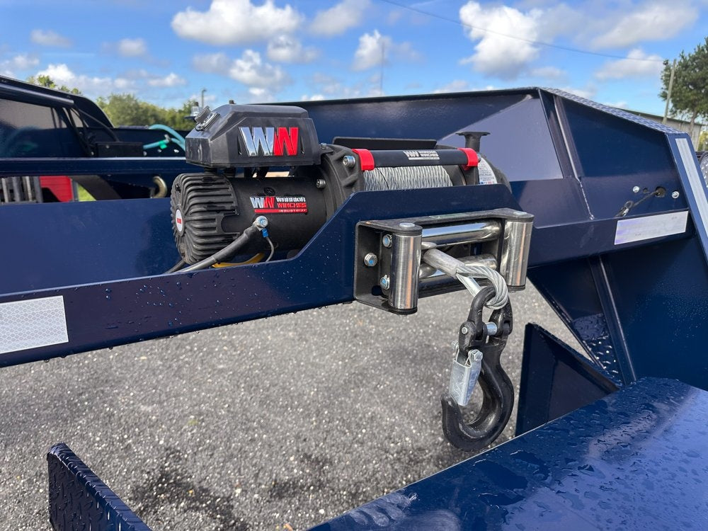 26' Navy Blue HET Tilt Equipment Trailer Gooseneck 102" Wide (2) 10K Axles - Hydraulic Jacks - Equipment Tilt - Stryker Dealership Group