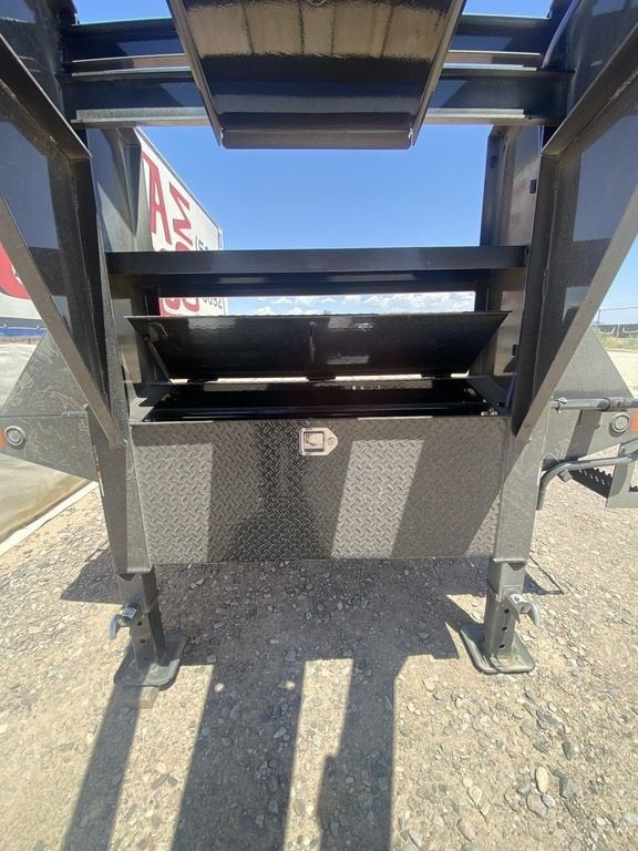 30' Tandem Dually Axle Gooseneck Equipment Trailer - DO 10K MR DW - Stryker Dealership Group