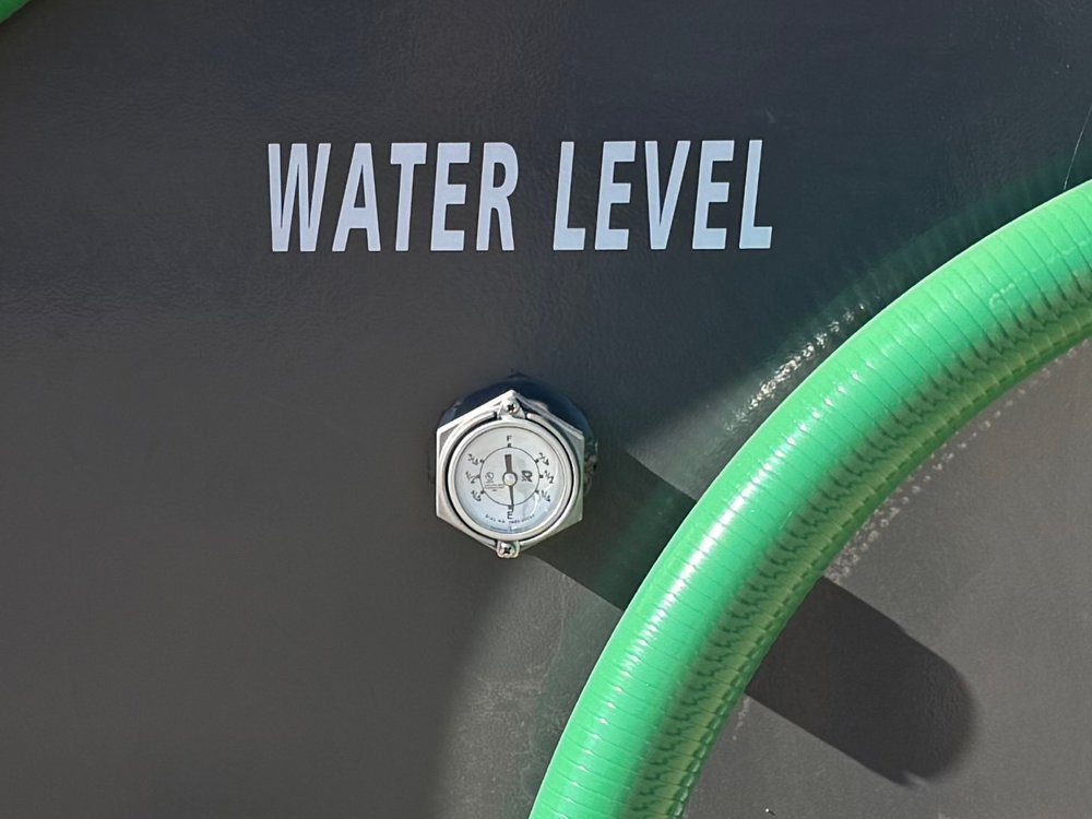1500 Gallon Water Tank Trailer with Pump and Hose 004959