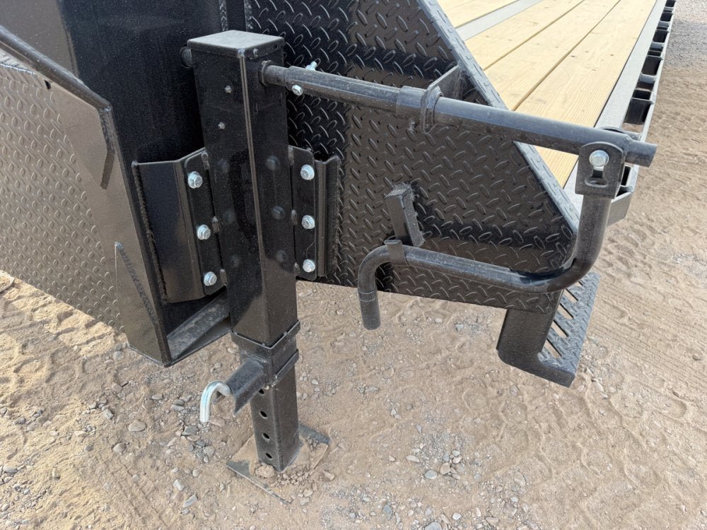 32' Stryker Gooseneck (2) 10K Axles Mega Ramps Dual Wheels 003463 - Stryker Dealership Group