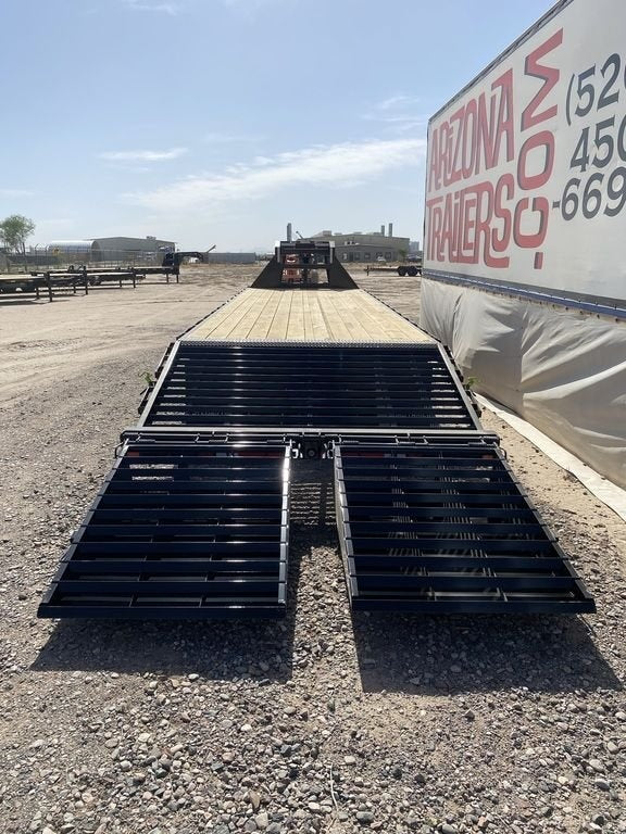 32' Tandem Dually Axle Gooseneck Equipment Hauler Trailer - DO 10K MR DW - Stryker Dealership Group