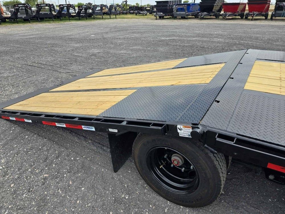 36' HYZ Gooseneck Flat deck Hydraulic Dovetail - Hydraulic Dovetail - Stryker Dealership Group