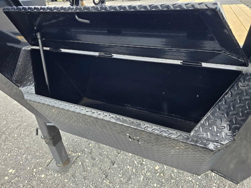 36' HYZ Gooseneck Flat deck Hydraulic Dovetail - Hydraulic Dovetail - Stryker Dealership Group