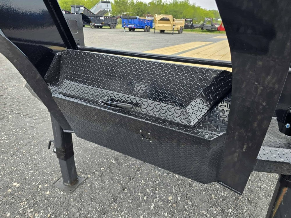 36' HYZ Gooseneck Flat deck Hydraulic Dovetail - Hydraulic Dovetail - Stryker Dealership Group