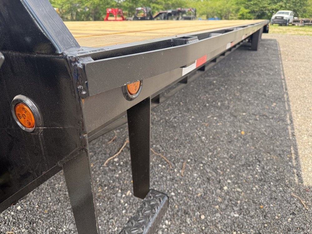 40' HD Gooseneck (2) 8k Axles Mega 16k GVWR 14ply Tires - 14# IB - Hotshot Non-CDL/DO 8K MR - Stryker Dealership Group