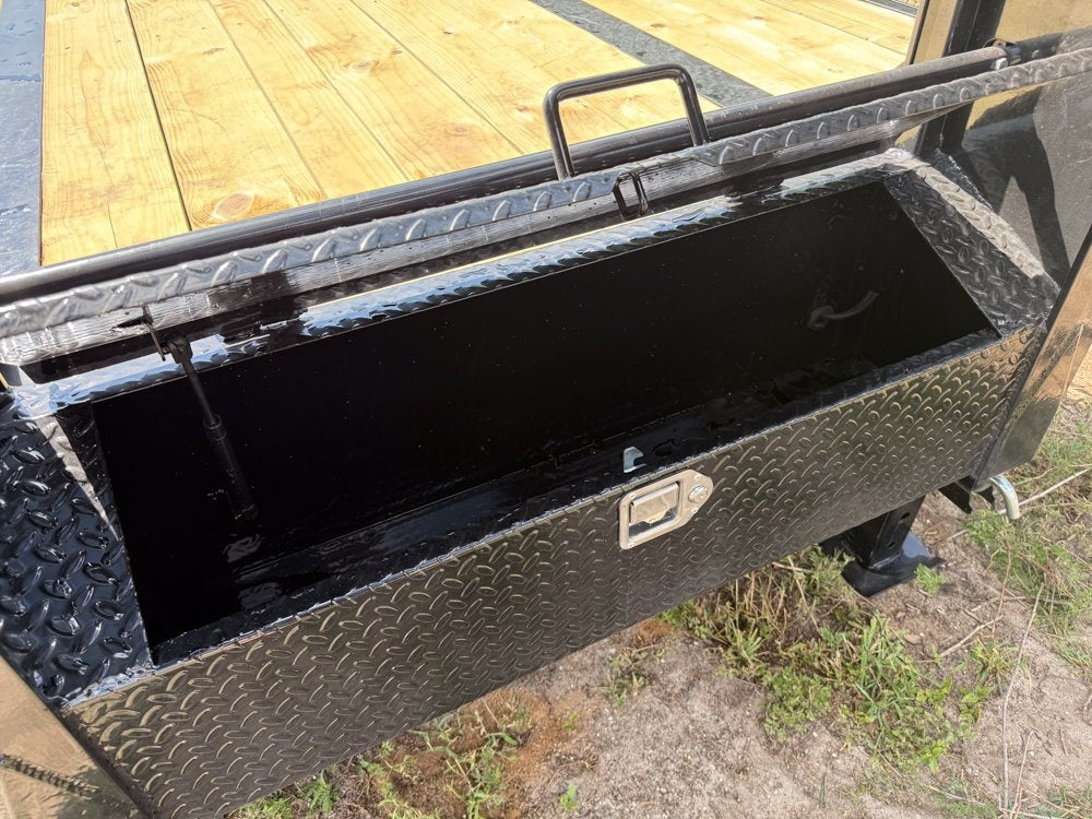 40' Hotshot Elite Gooseneck SD 10k Axles - Derated 12k GVWR - 18ply Tires & Spare & 10' Aluminum Ram - Hotshot Non-CDL/DO 10K SD SS - Stryker Dealership Group