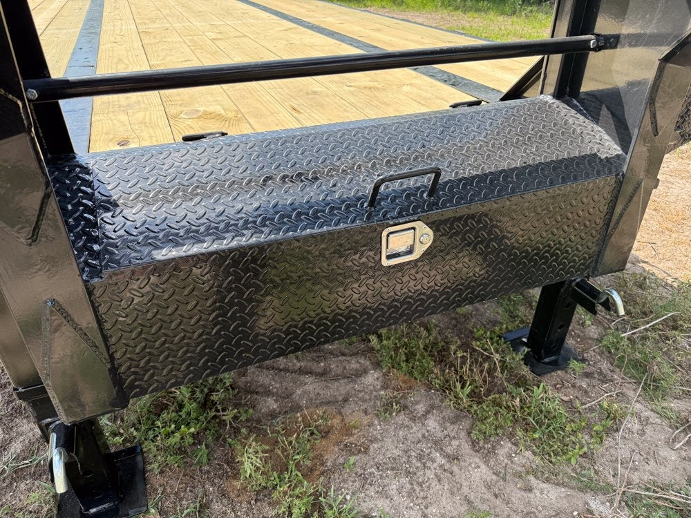 40' Hotshot Elite Gooseneck SD 10k Axles - Derated 12k GVWR - 18ply Tires & Spare & 10' Aluminum Ram - Hotshot Non-CDL/DO 10K SD SS - Stryker Dealership Group