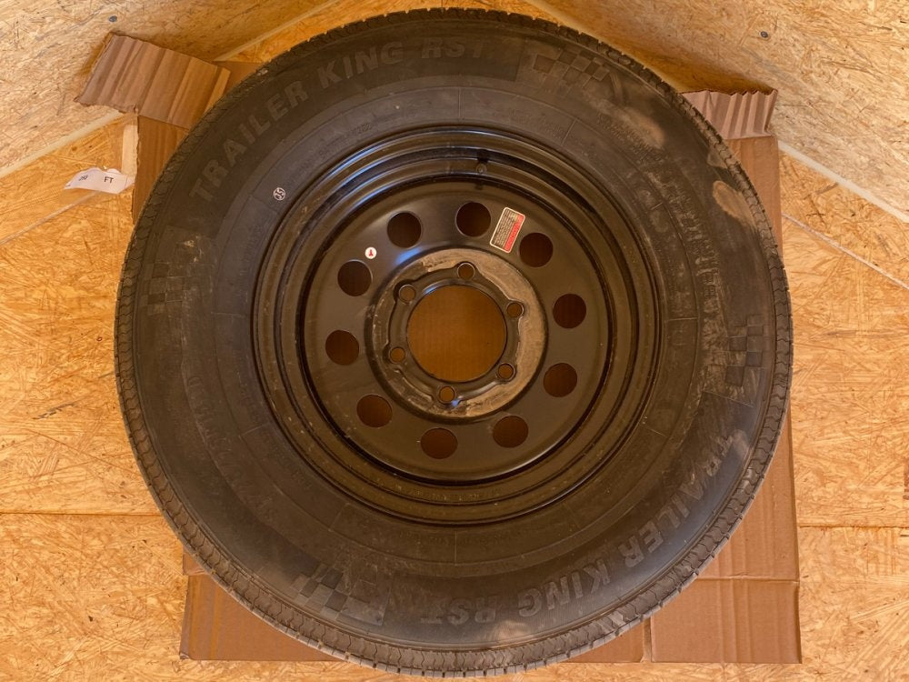 8.5 x 24 Journey SE Flat Top Sloped V Nose Car Hauler (2) 5200 lbs Axles - Enclosed - Stryker Dealership Group