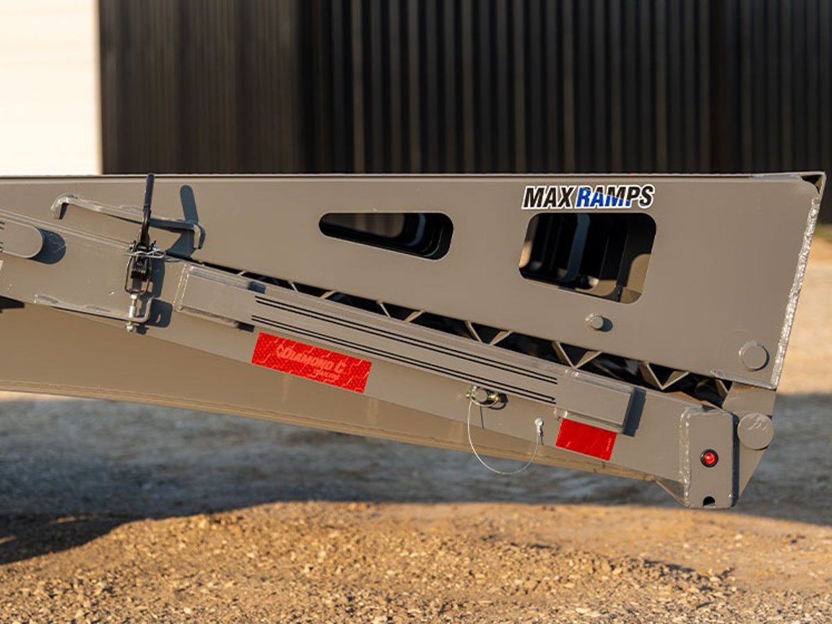 Diamond C DEC Deckover Trailer - Stryker Dealership Group