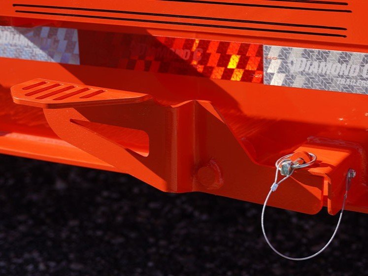 Diamond C HDT Low Pro Gooseneck Hydraulic Tilt Equipment Trailer - Stryker Dealership Group