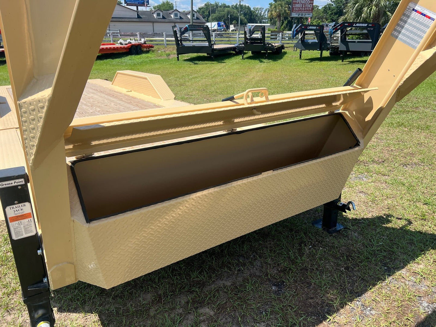 Horizon ETZ Gooseneck Equipment Tilt Trailer - Stryker Dealership Group