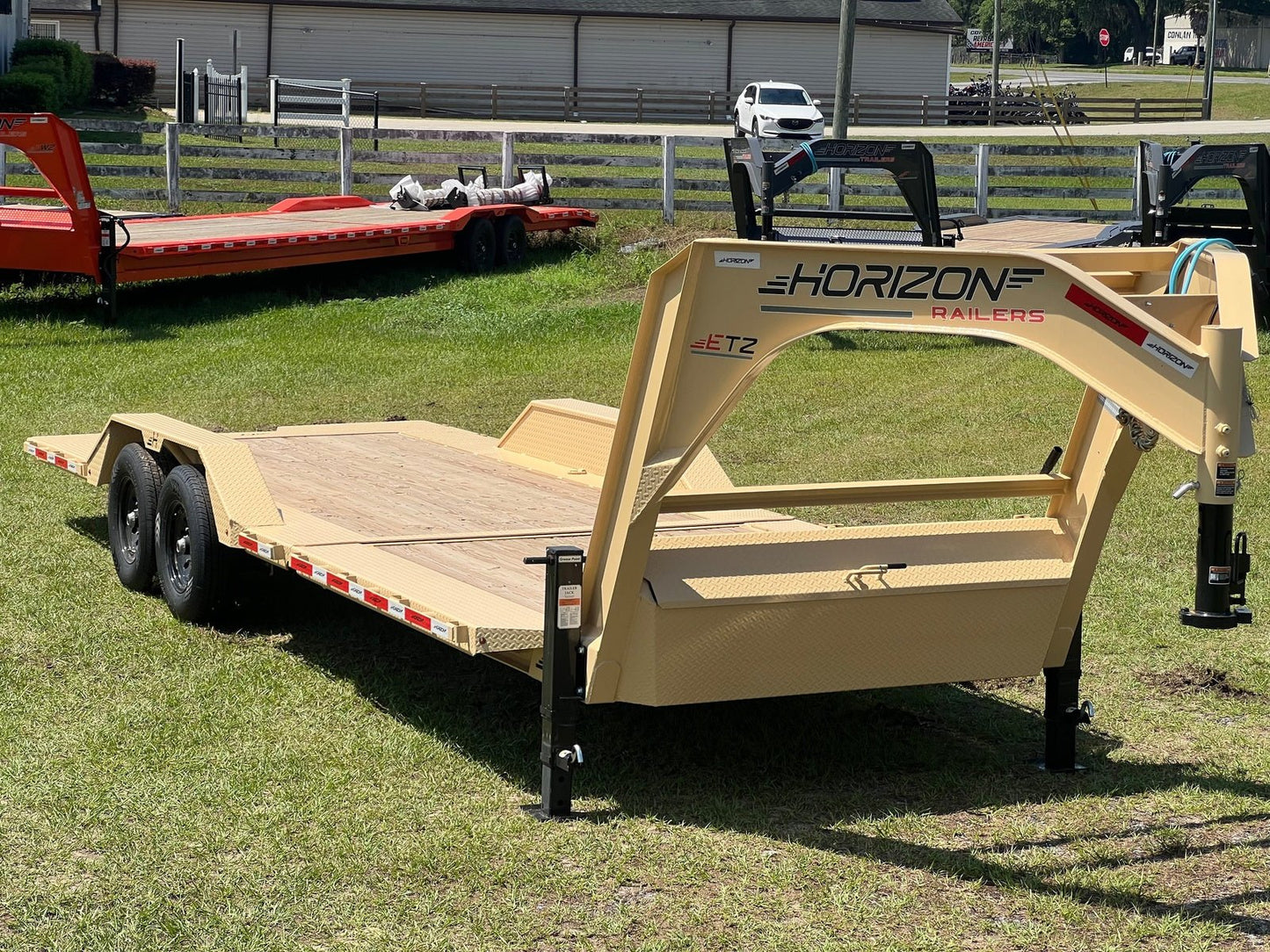 Horizon ETZ Gooseneck Equipment Tilt Trailer - Stryker Dealership Group