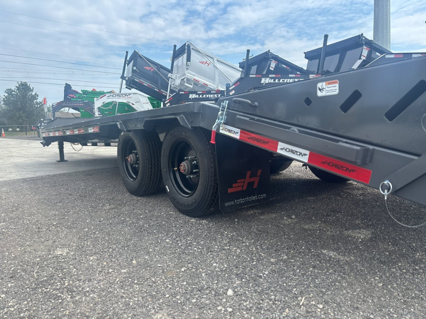 Horizon FHZSS Pintle Hitch Deckover Trailer - Stryker Dealership Group