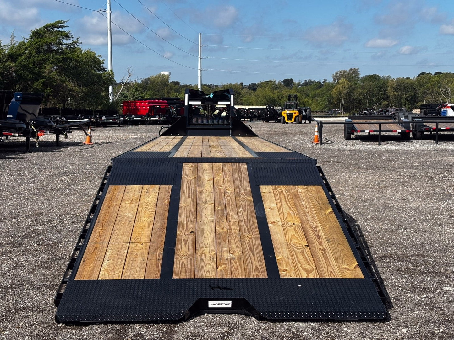 Horizon FYZ Dual Wheel Hydraulic Dovetail Trailer - Stryker Dealership Group
