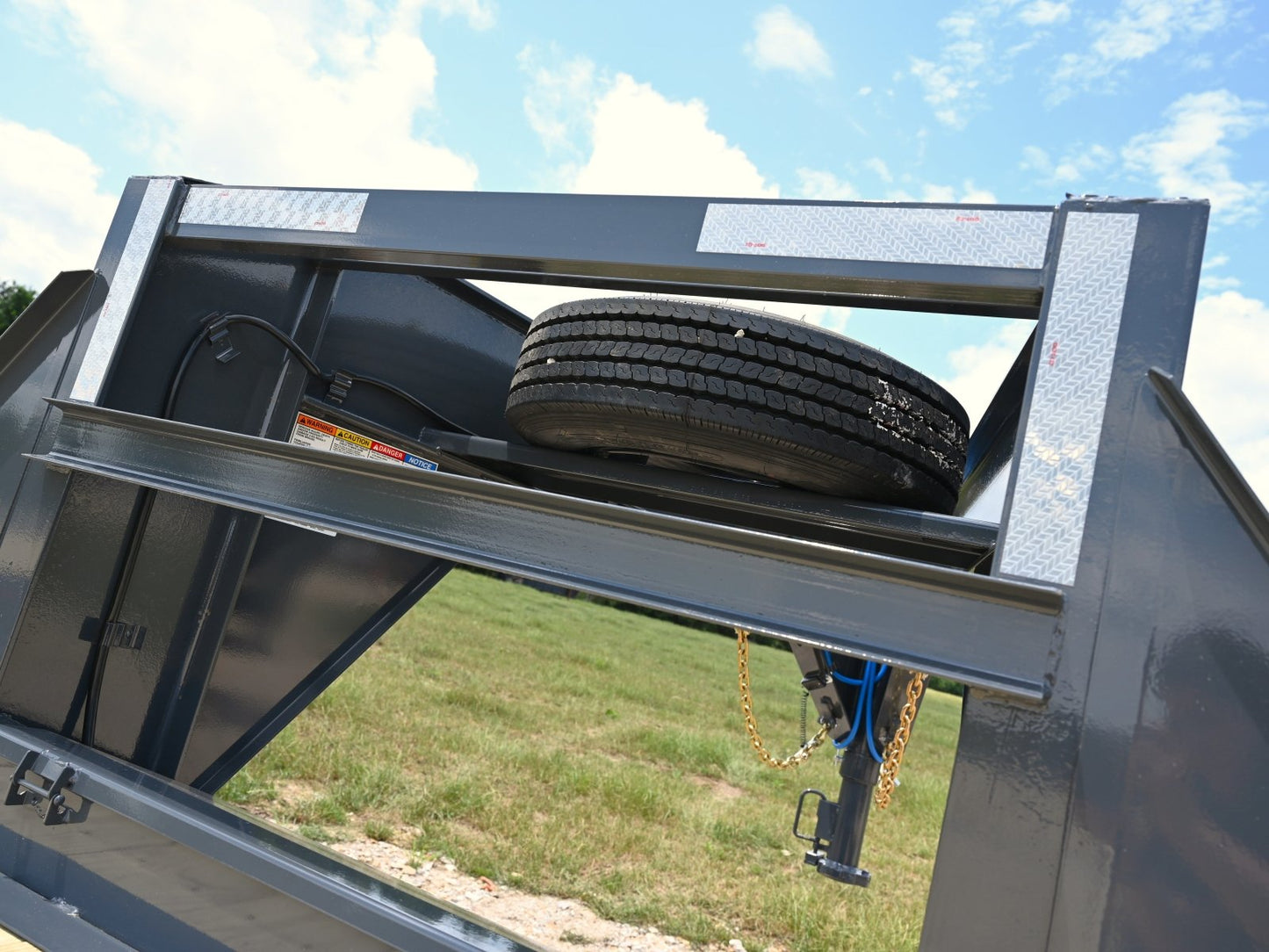 Lamar FG Gooseneck Deckover Trailer - Stryker Dealership Group