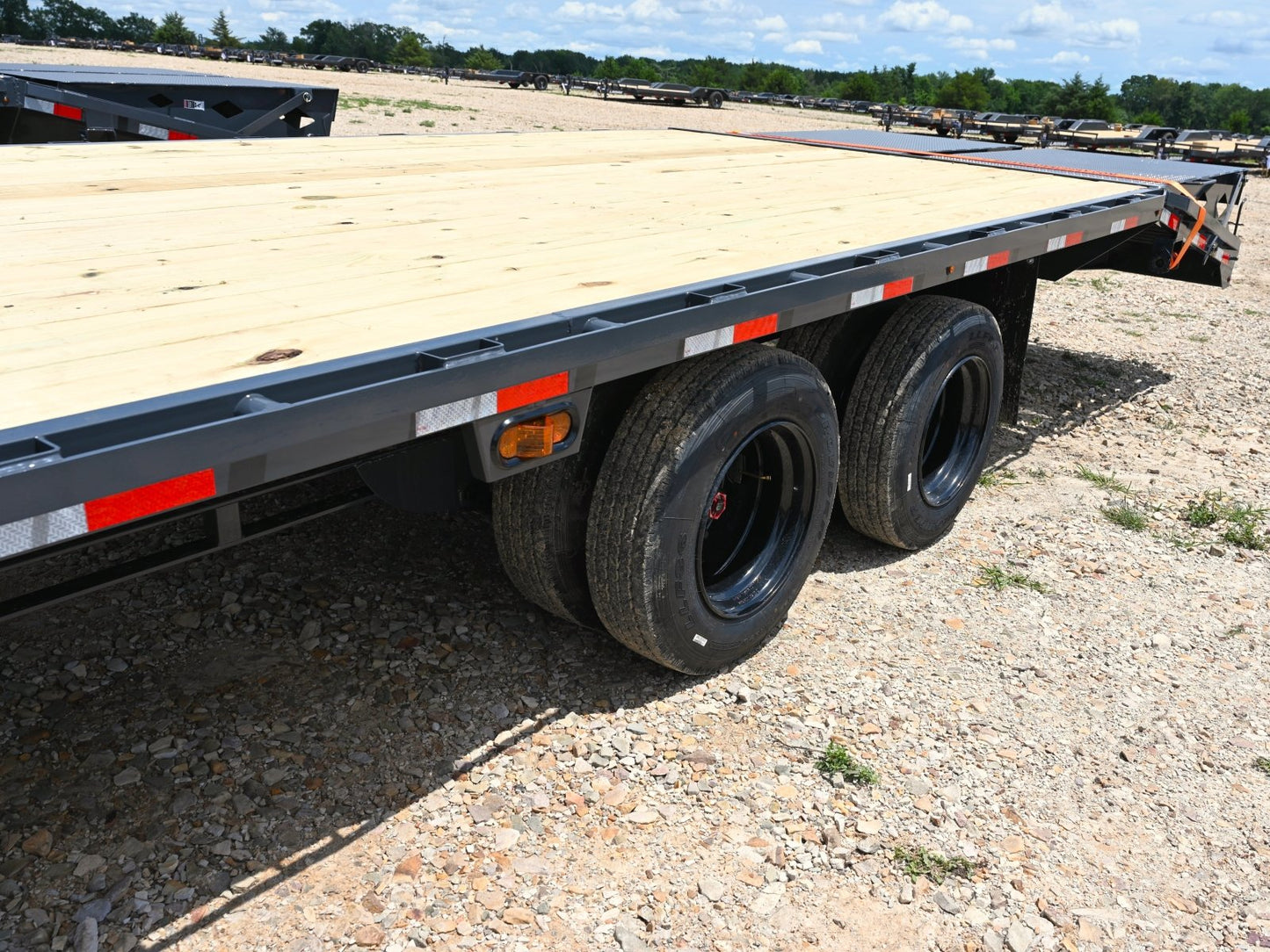 Lamar FG Gooseneck Deckover Trailer - Stryker Dealership Group