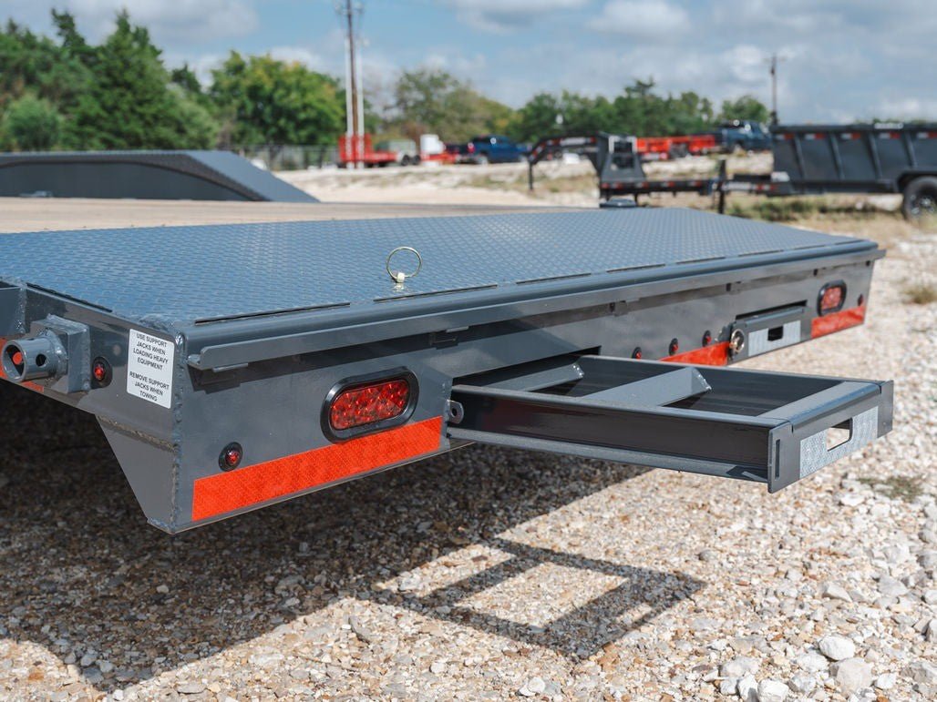 Lamar H8 Gooseneck Equipment Trailer - Stryker Dealership Group