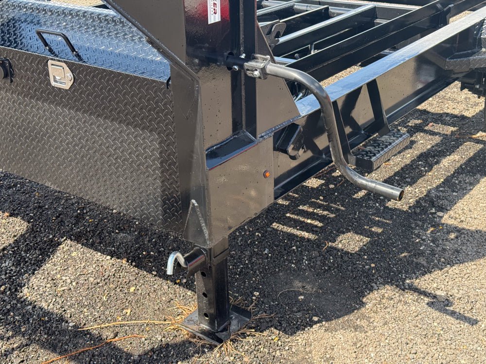 Stryker Gooseneck Roll Off Base - Stryker Dealership Group