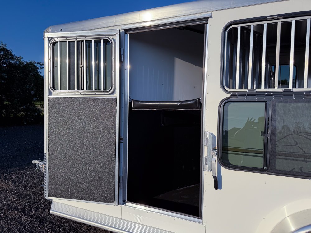 Sundowner Super Tack 3 Horse w/ Large Tack Room and Water Tank - White (2) 5,200lb Axles KC1359 - Stryker Dealership Group