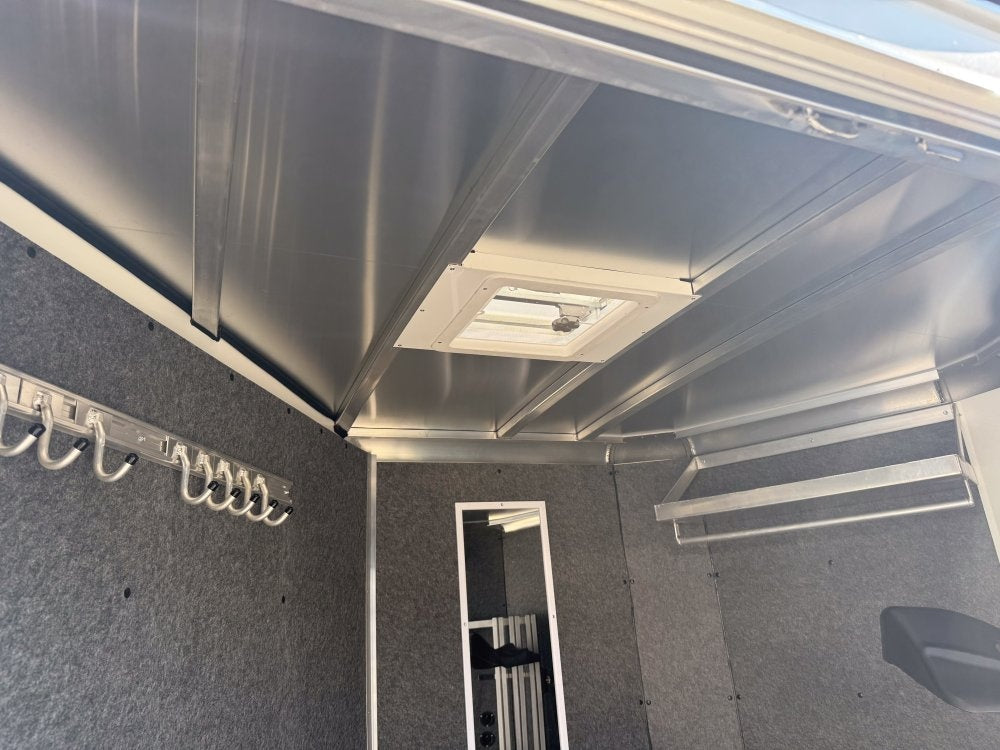 Sundowner 2 Horse Super Sport - White - 2 Horse/Horse Trailers - Stryker Dealership Group