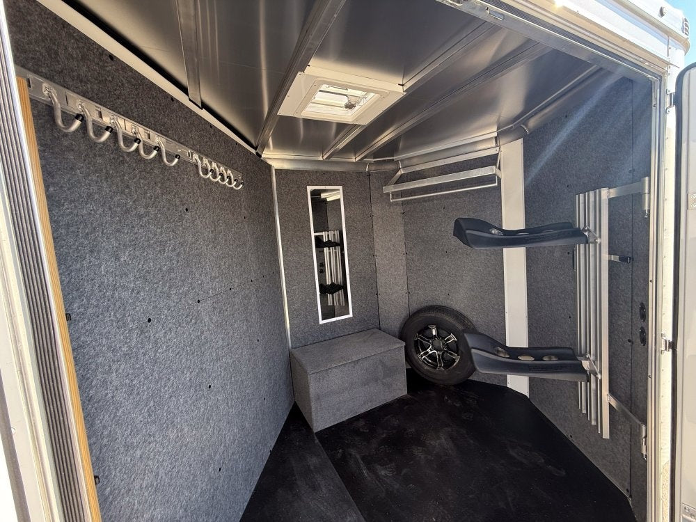 Sundowner 2 Horse Super Sport - White - 2 Horse/Horse Trailers - Stryker Dealership Group