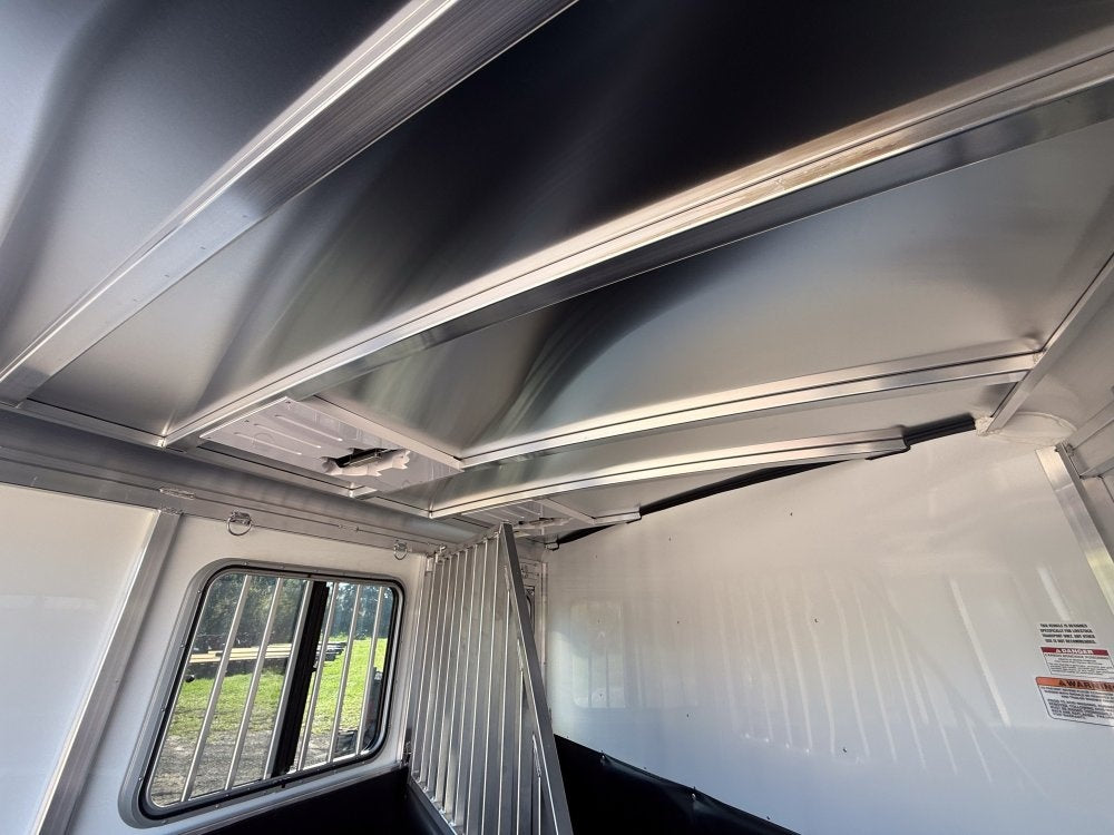 Sundowner 2 Horse Super Sport - White - 2 Horse/Horse Trailers - Stryker Dealership Group