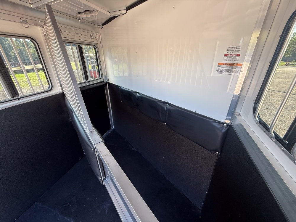 Sundowner 2 Horse Super Sport - White - 2 Horse/Horse Trailers - Stryker Dealership Group