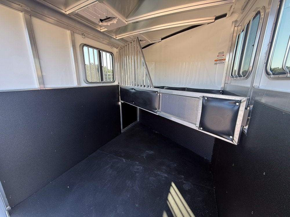 Sundowner 2 Horse Super Sport - White - 2 Horse/Horse Trailers - Stryker Dealership Group