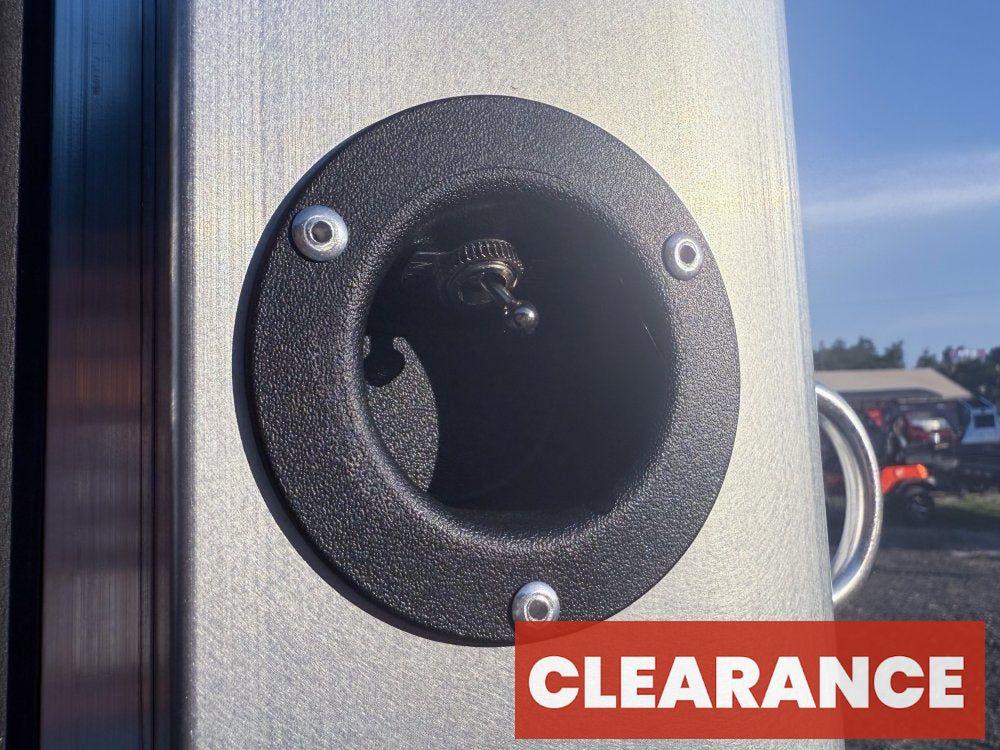 Sundowner Charter SE 2+1 Gooseneck Straight Load - White w/Stainless Nose (2) 5,200lb Axles - Side R - 2 Horse - Horse Trailers - Stryker Dealership Group