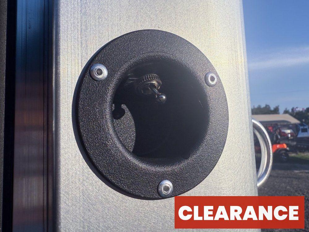 Sundowner Charter SE 2+1 Gooseneck Straight Load - White w/Stainless Nose (2) 5,200lb Axles - Side R - 2 Horse - Horse Trailers - Stryker Dealership Group